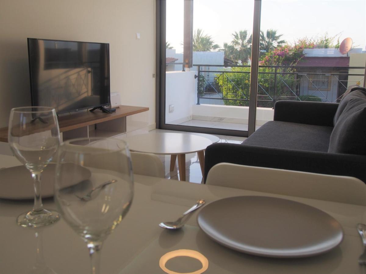 42 Beach Coast Apartment Polis Dış mekan fotoğraf